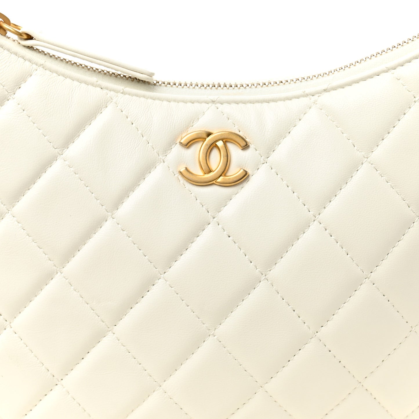 Shiny Crumpled Lambskin Quilted Trendy Chain Around Hobo White