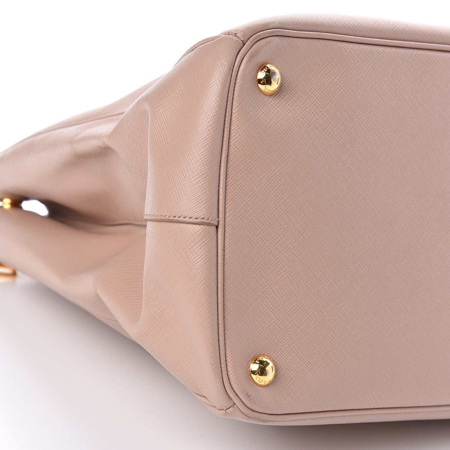 Saffiano Lux Extra Large Galleria Double Zip Tote Cammeo