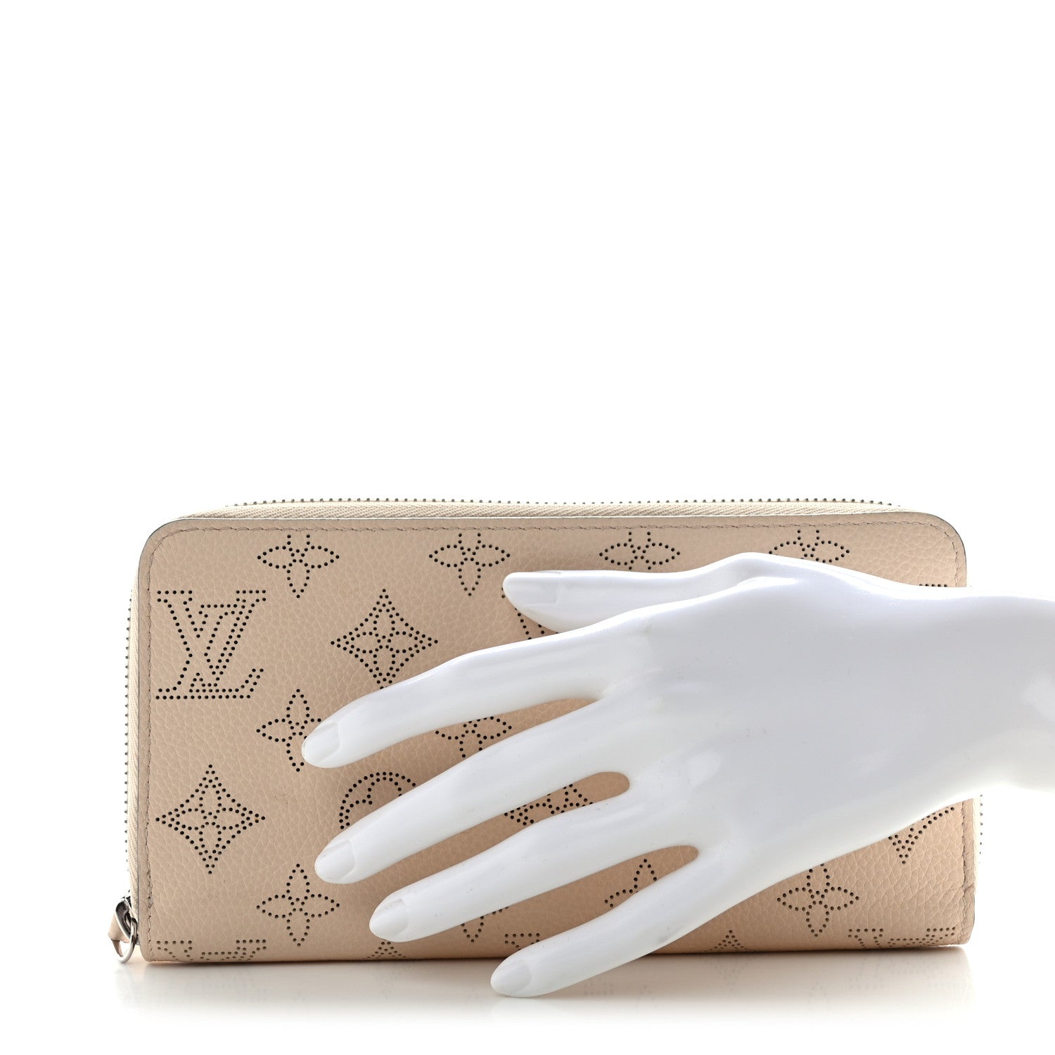 Louis Vuitton Mahina Zippy Wallet Ivory 2 of 12