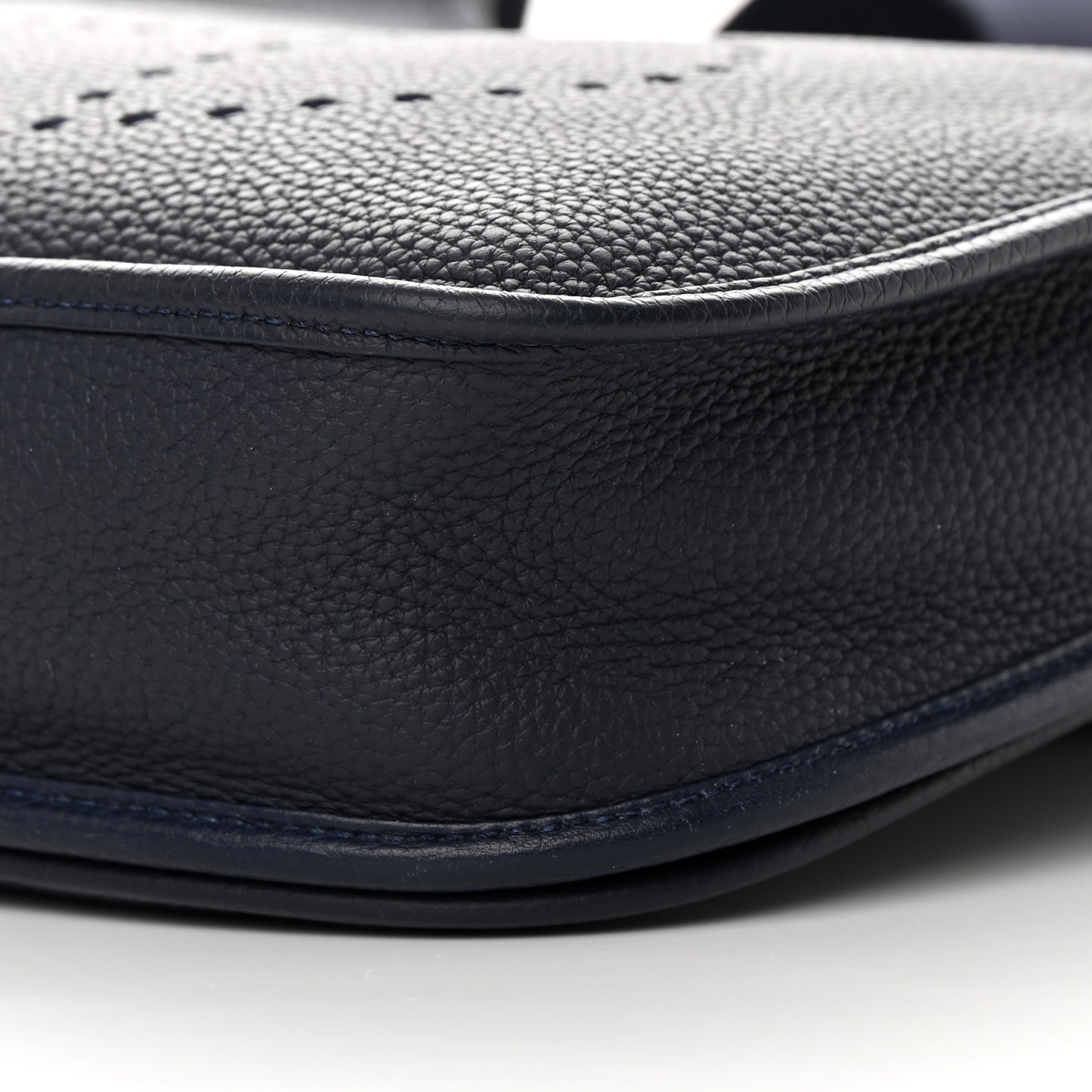 Taurillon Clemence Evelyne III PM Bleu Nuit