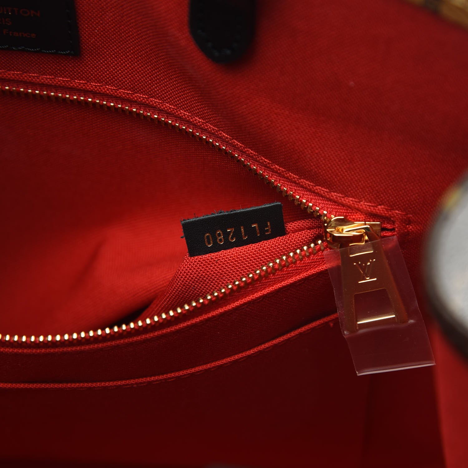Louis Vuitton Reverse Monogram Giant Onthego MM 7 of 9
