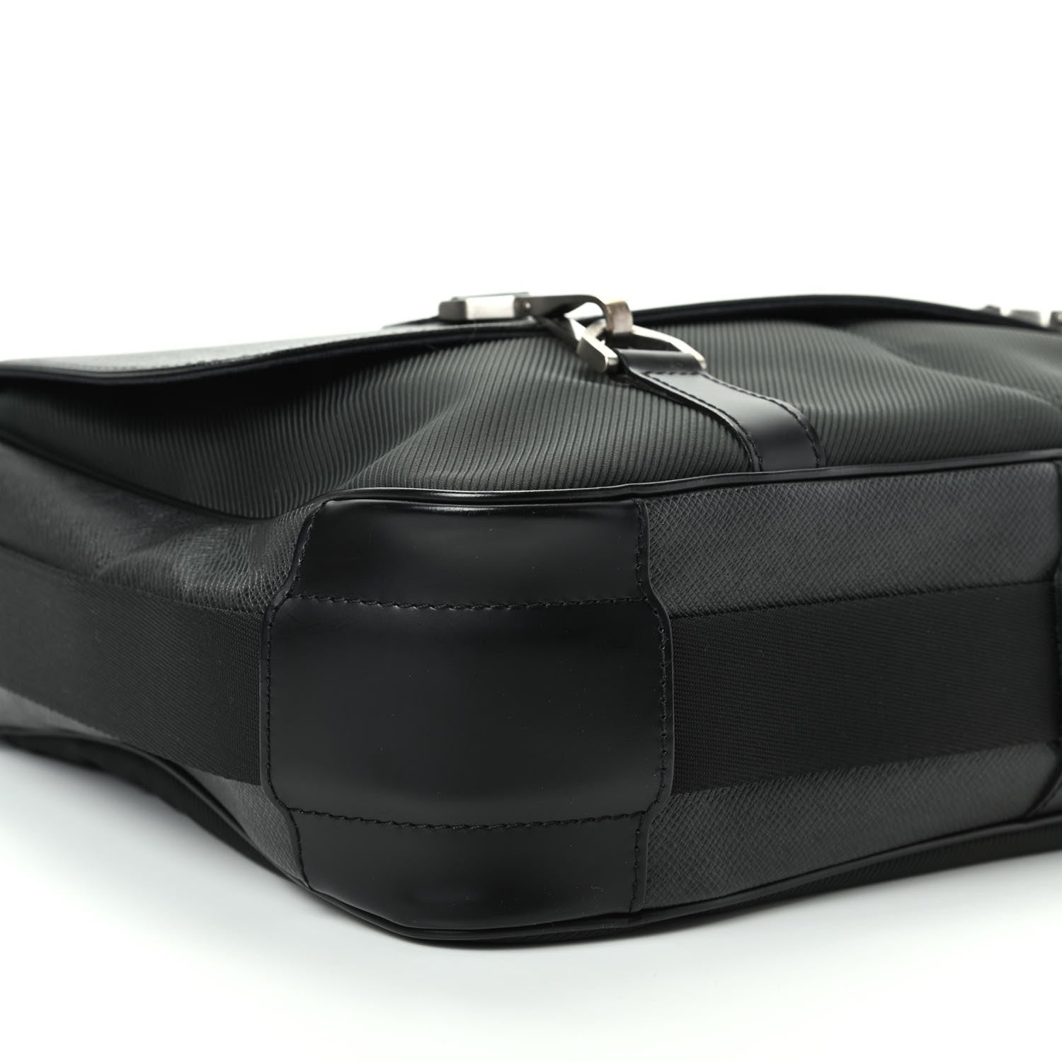 Louis Vuitton Taiga Dersou Messenger Bag Ardoise 6 of 8