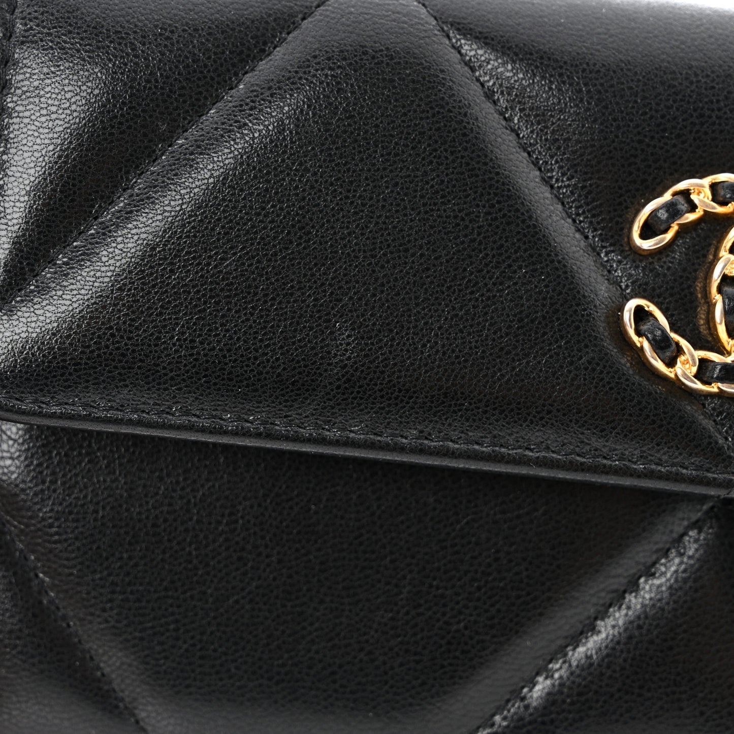 Lambskin Quilted Chanel 19 Flap Wallet Black