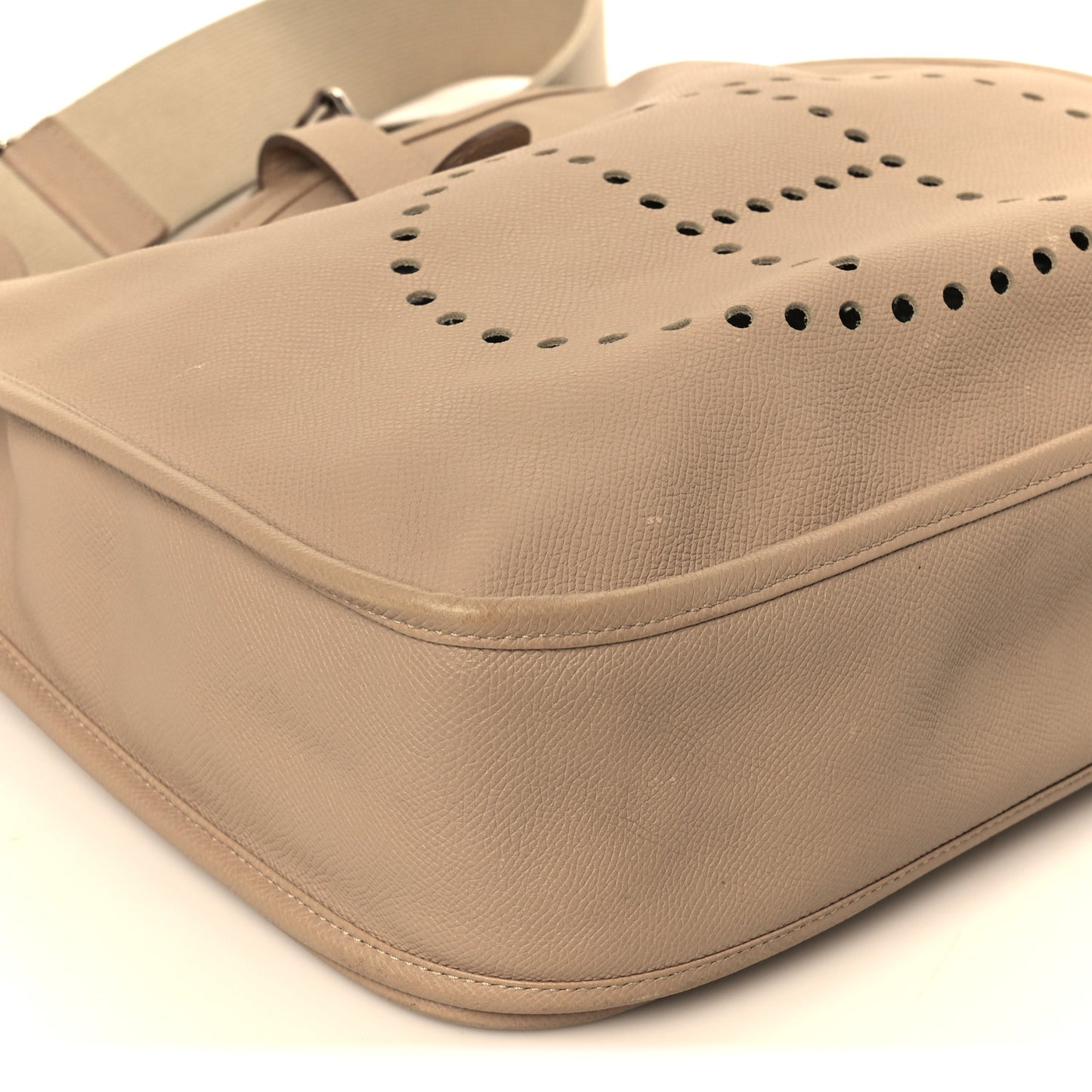 Epsom Evelyne III GM Argile