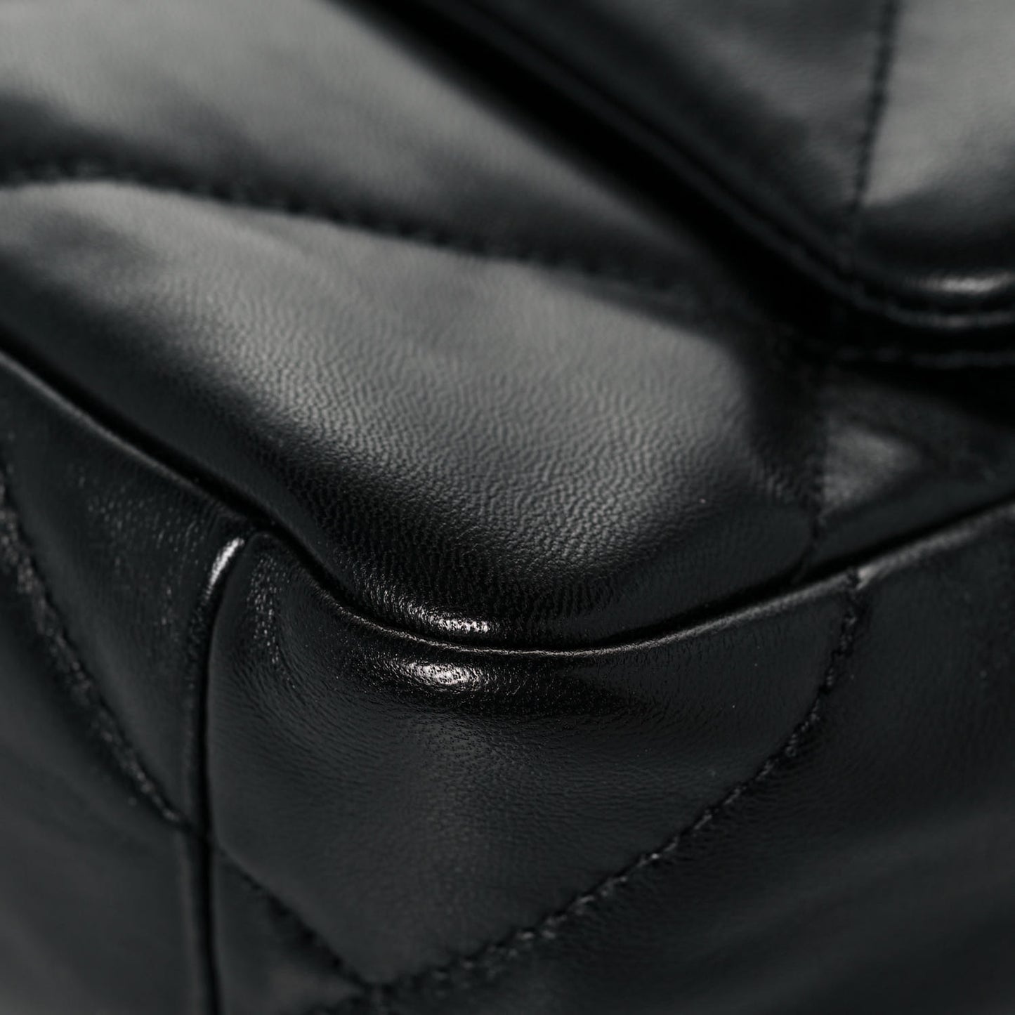 Lambskin Quilted Medium Chanel 19 Flap Black