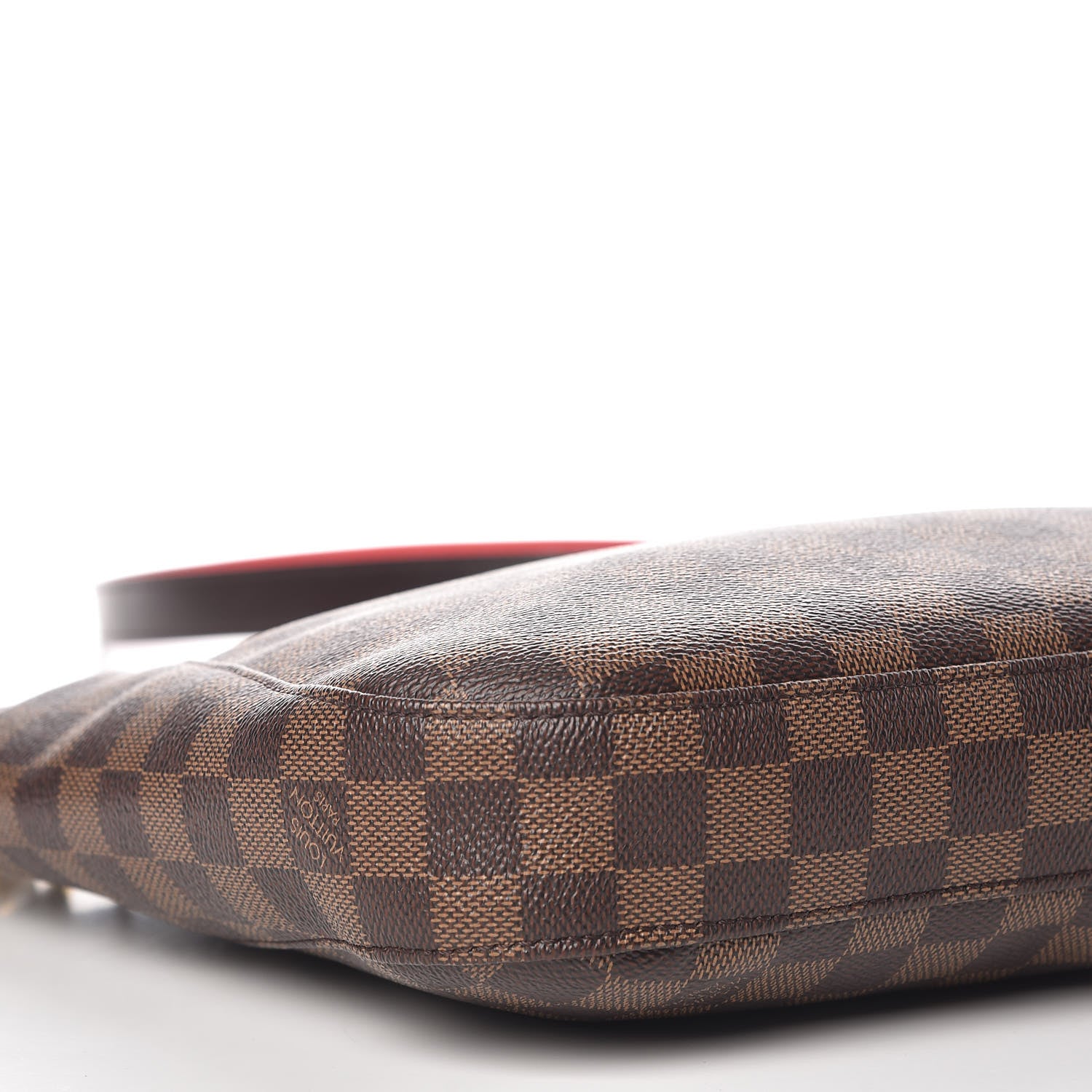 Louis Vuitton Damier Ebene South Bank Besace 5 of 11