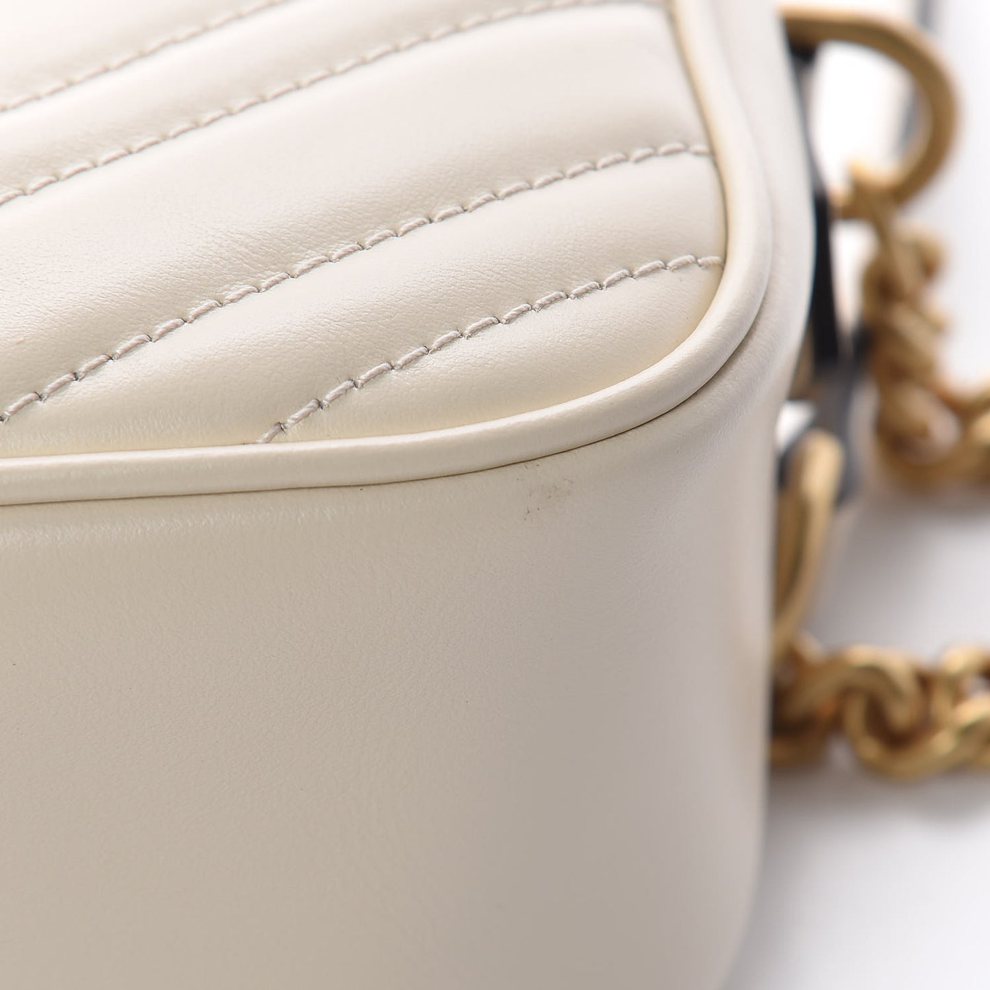 Calfskin Matelasse Small GG Marmont Chain Shoulder Bag White