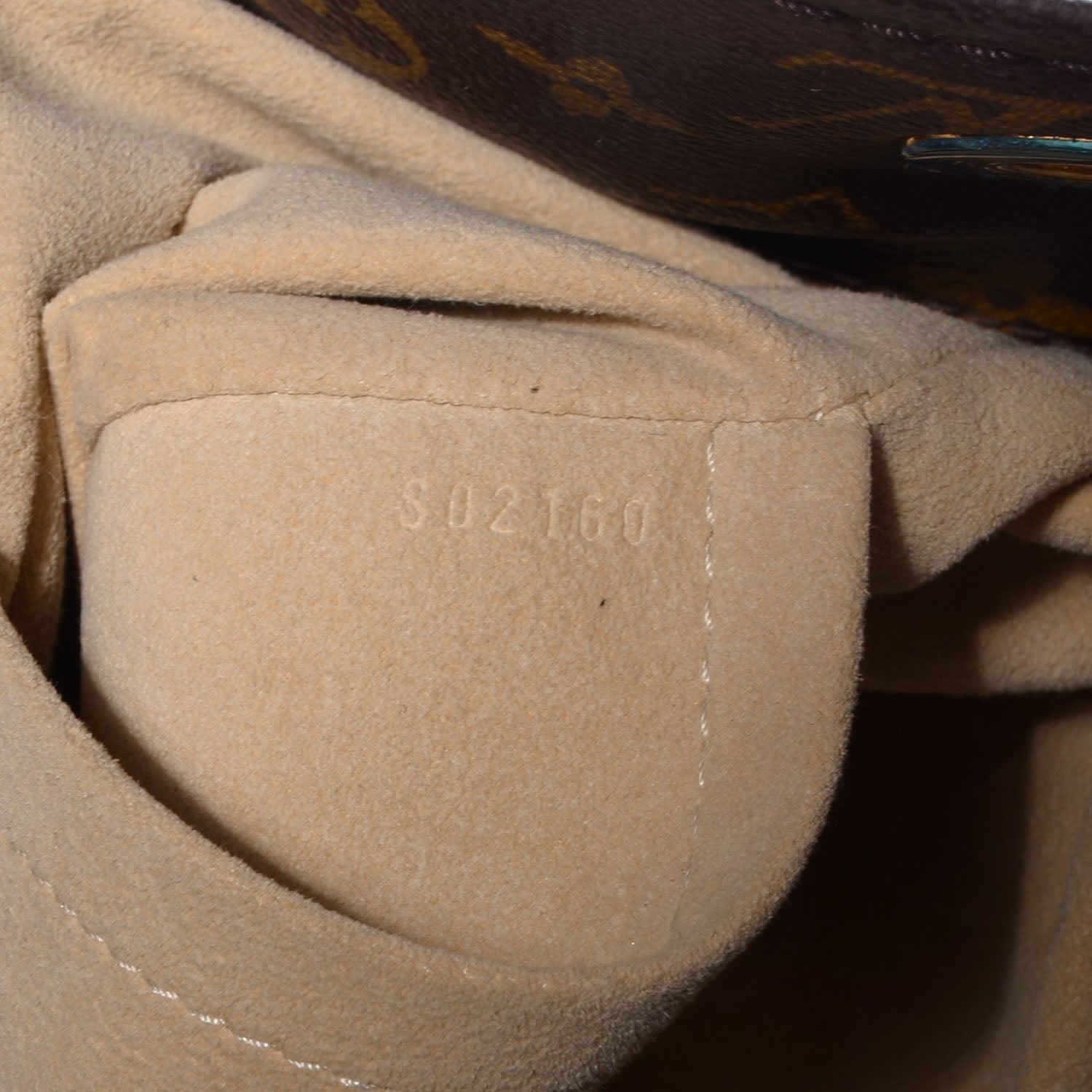 Louis Vuitton Monogram Artsy MM 7 of 7