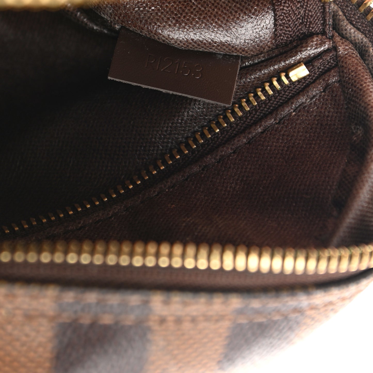 Damier Ebene Toiletry Bag 25
