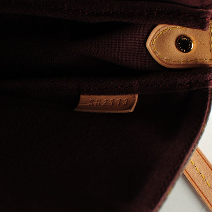 Louis Vuitton Monogram Favorite MM 8 of 8
