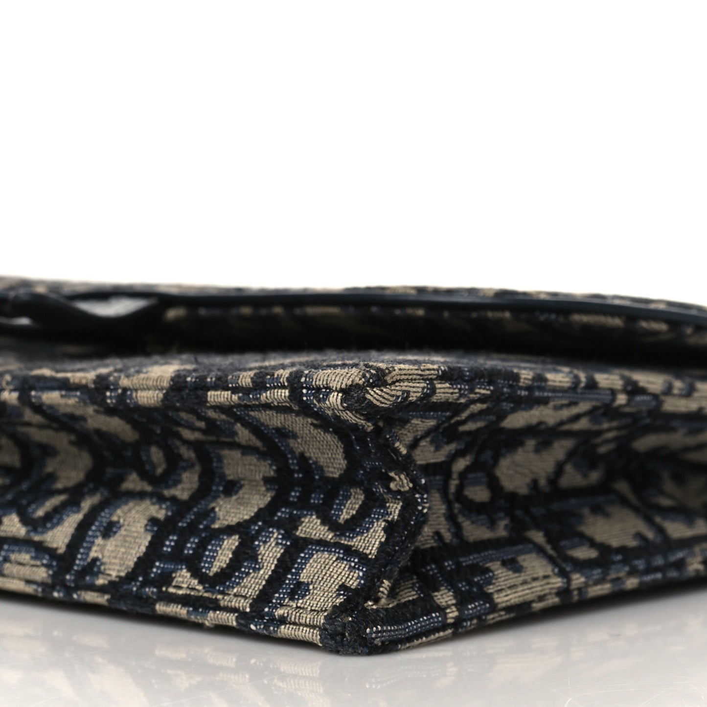 Oblique Saddle Chain Pouch Blue