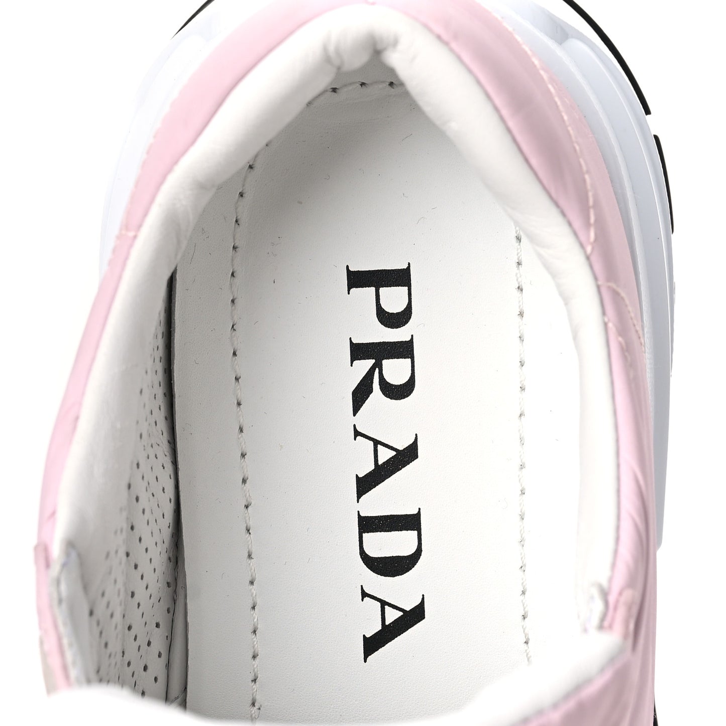 Re-Nylon Piuma Metal Triangle Logo Quilted 45mm Sneakers 37 Alabastro