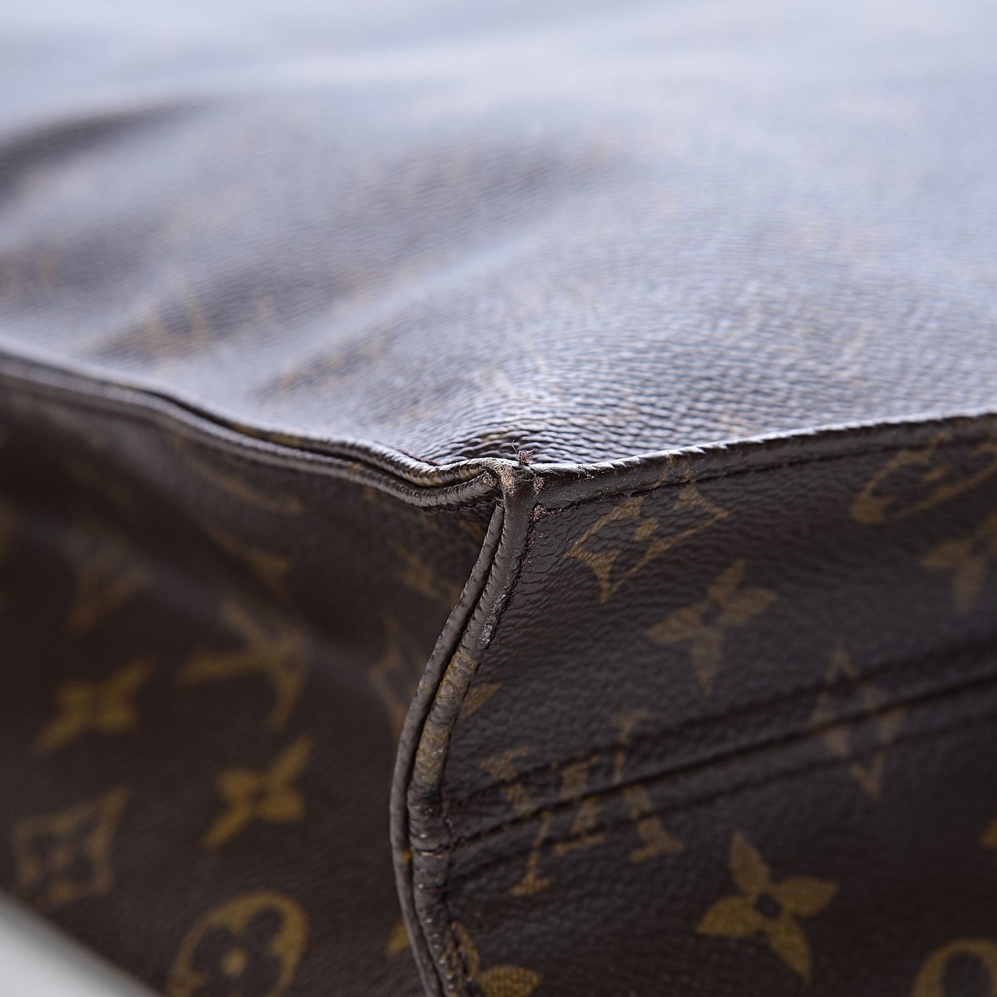 Monogram Sac Plat