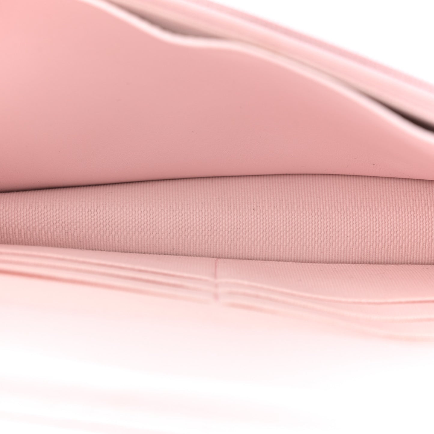 Caviar Quilted Wallet on Chain WOC Light Pink