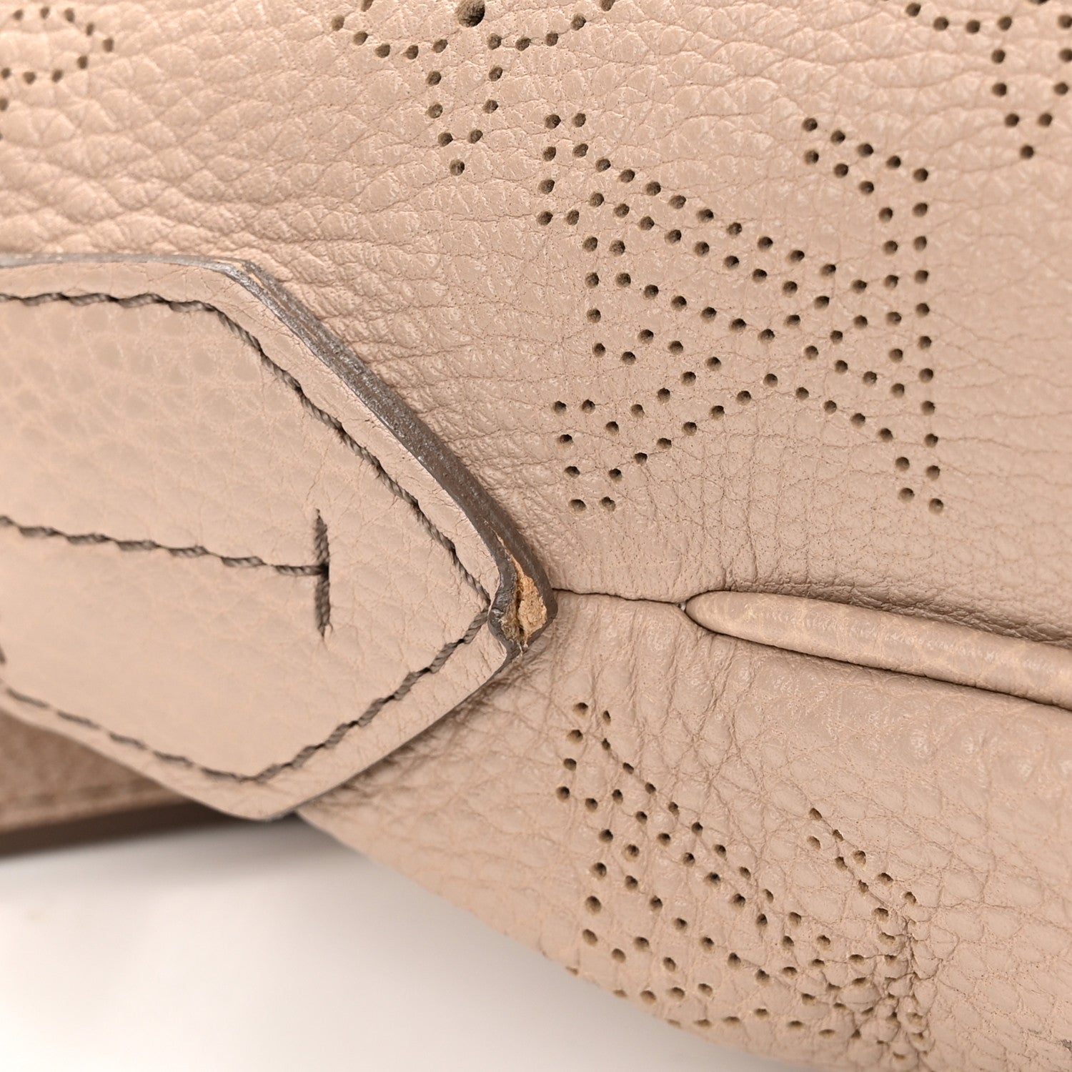 Louis Vuitton Mahina Selene MM Sandy 15 of 18
