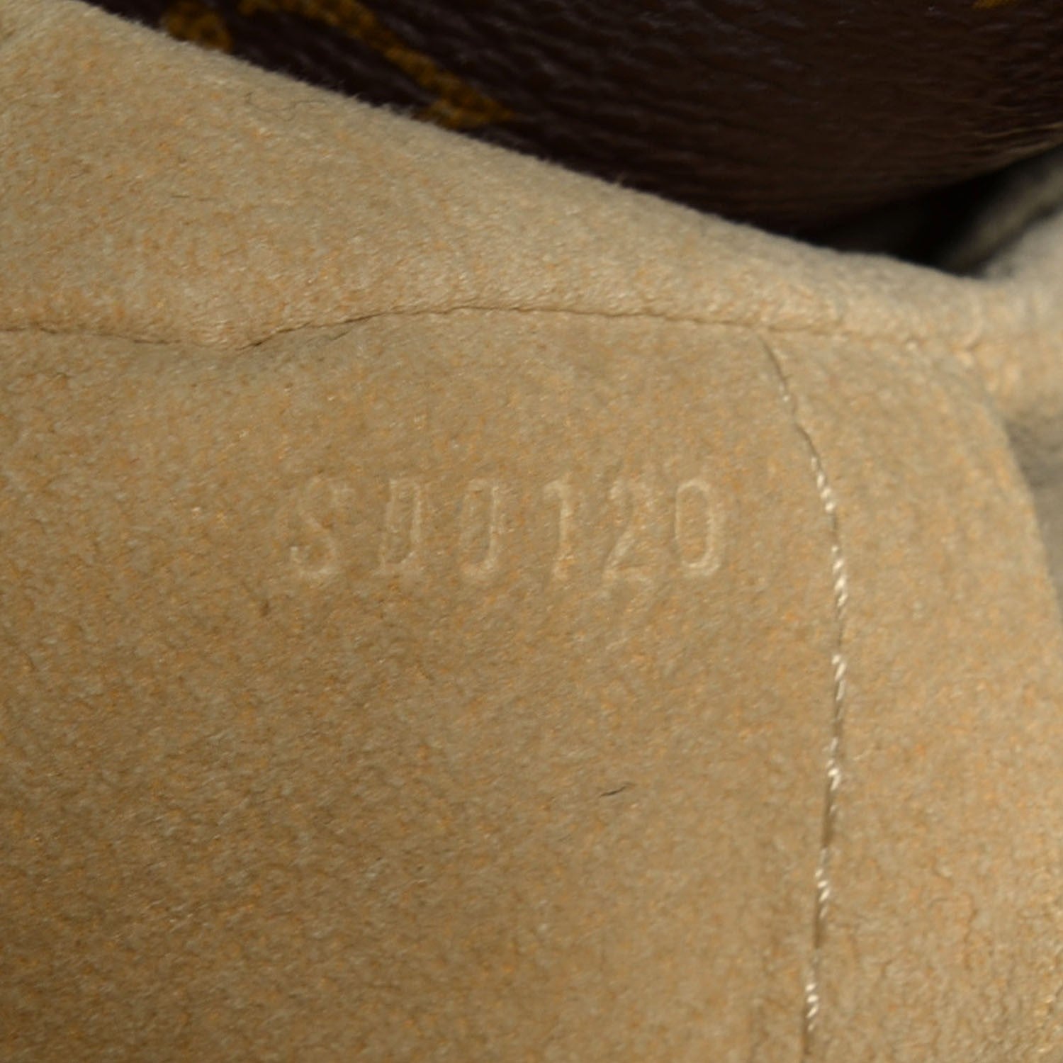 Louis Vuitton Monogram Artsy MM 7 of 7