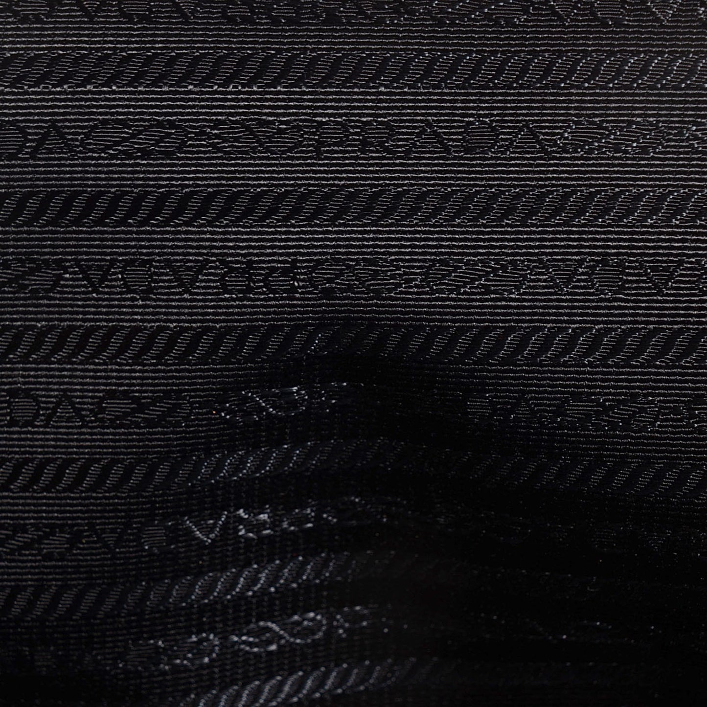 Saffiano Lux Medium Double Zip Tote Nero Black