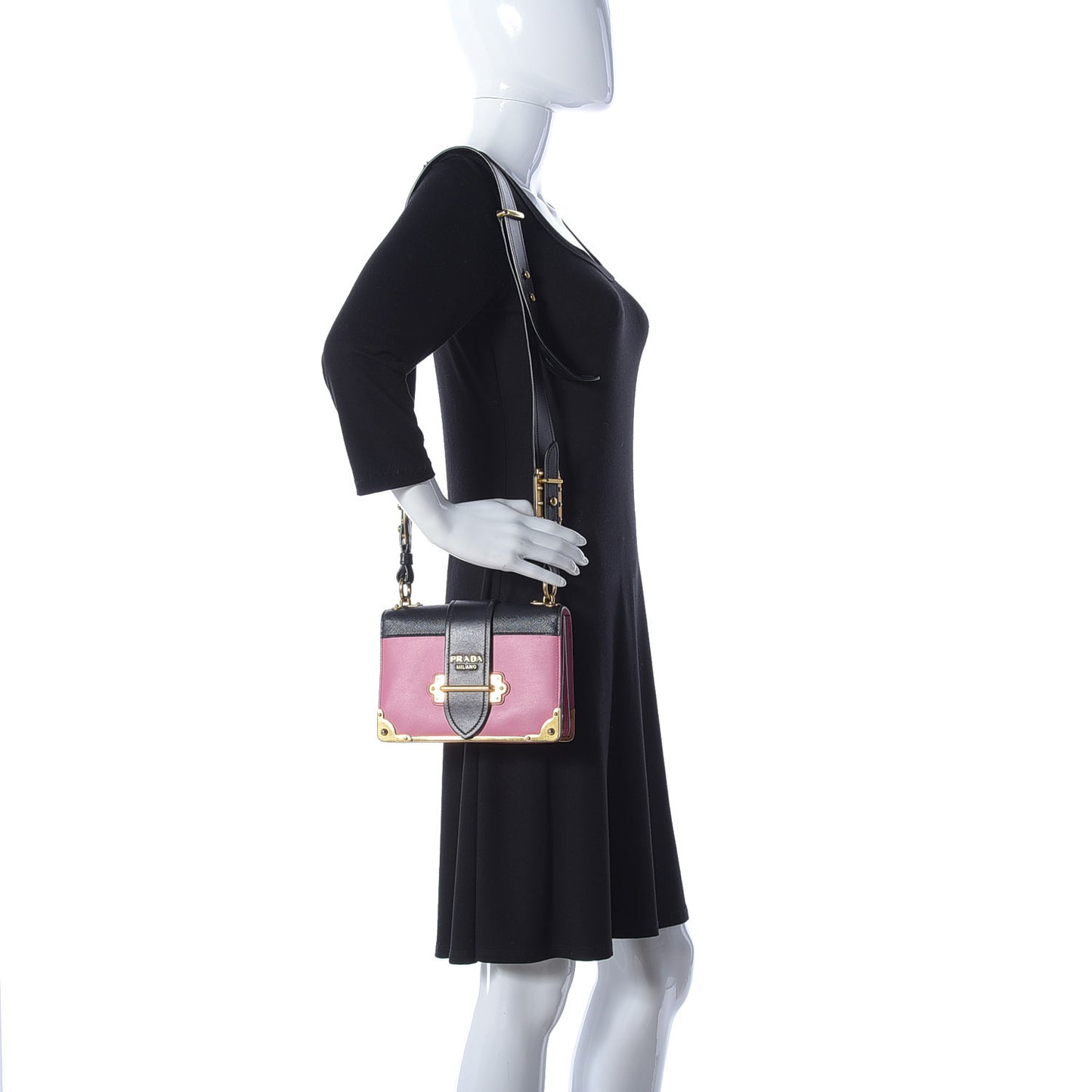 City Calf Saffiano Cahier Bag Geranio Black