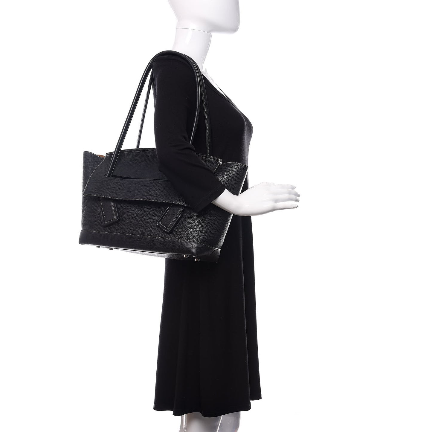 Grainy Calfskin Medium Arco Black