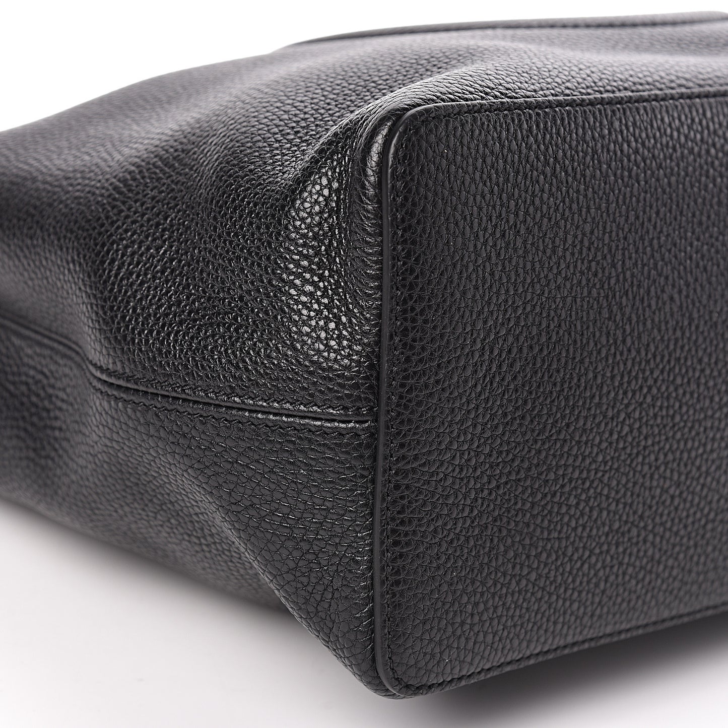 Pebbled Calfskin Large Soho Hobo Black