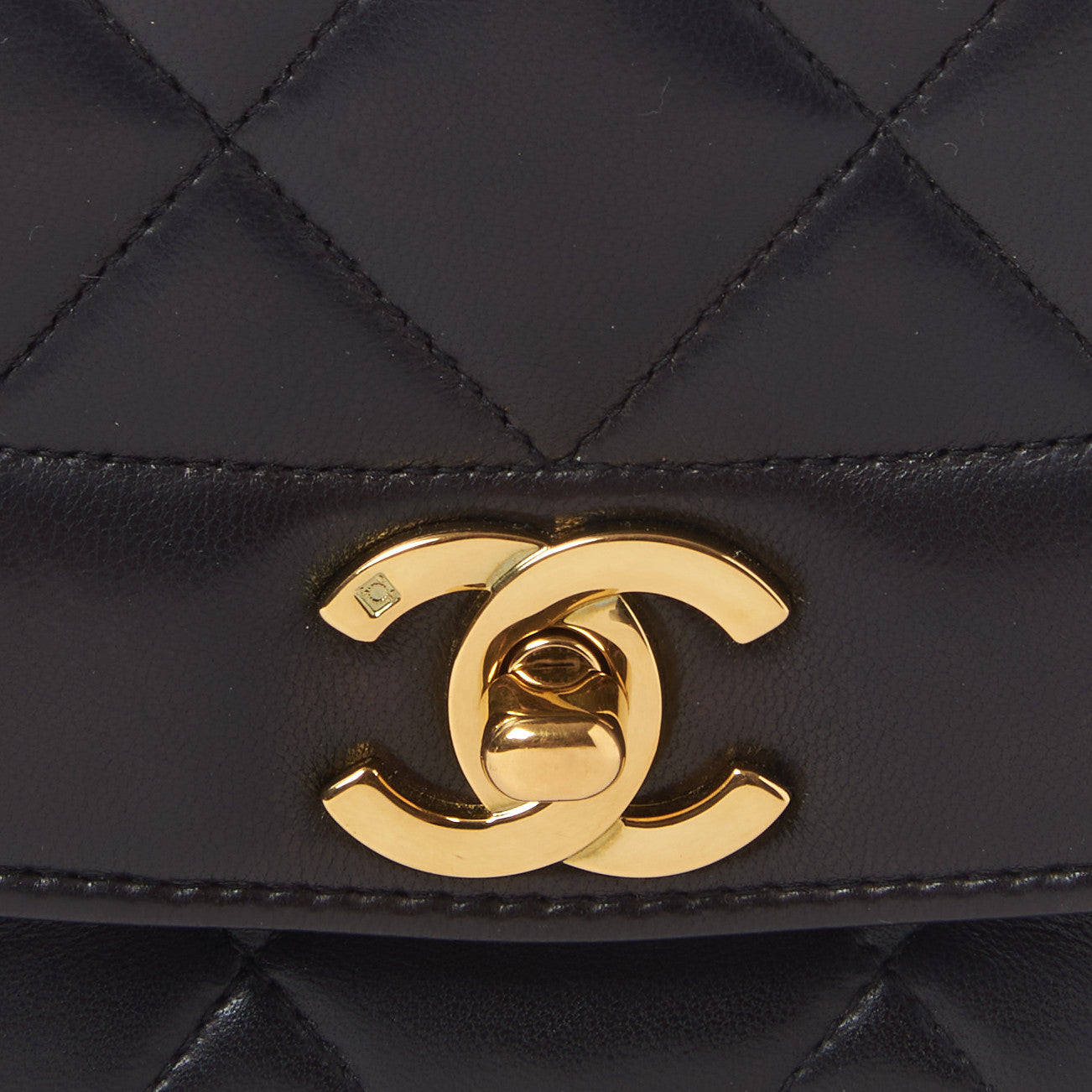 Lambskin Quilted Medium Single Flap Black