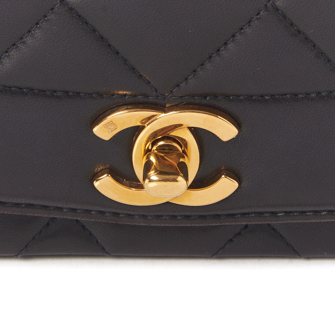 Lambskin Quilted Medium Single Flap Black