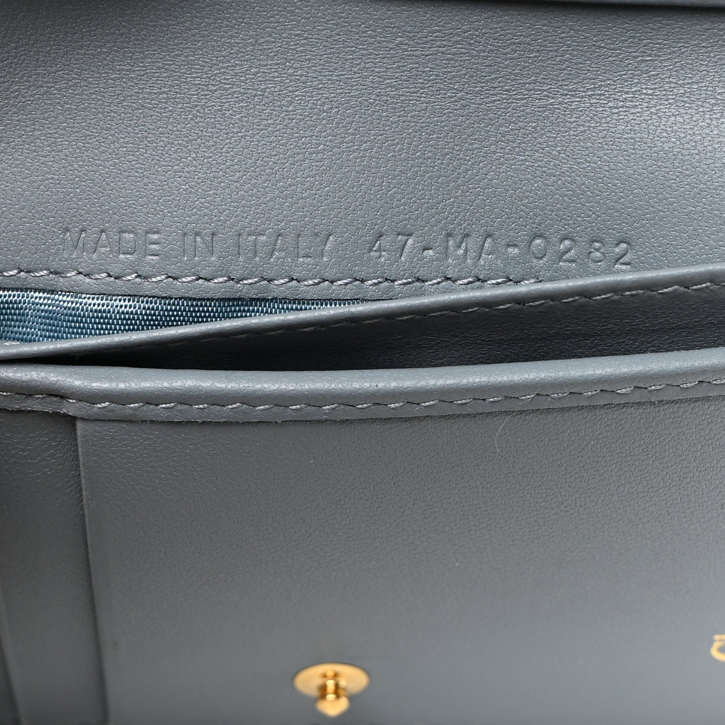 Grained Calfskin Supple Cannage Caro Scarlet Zipped Wallet Cloud Blue