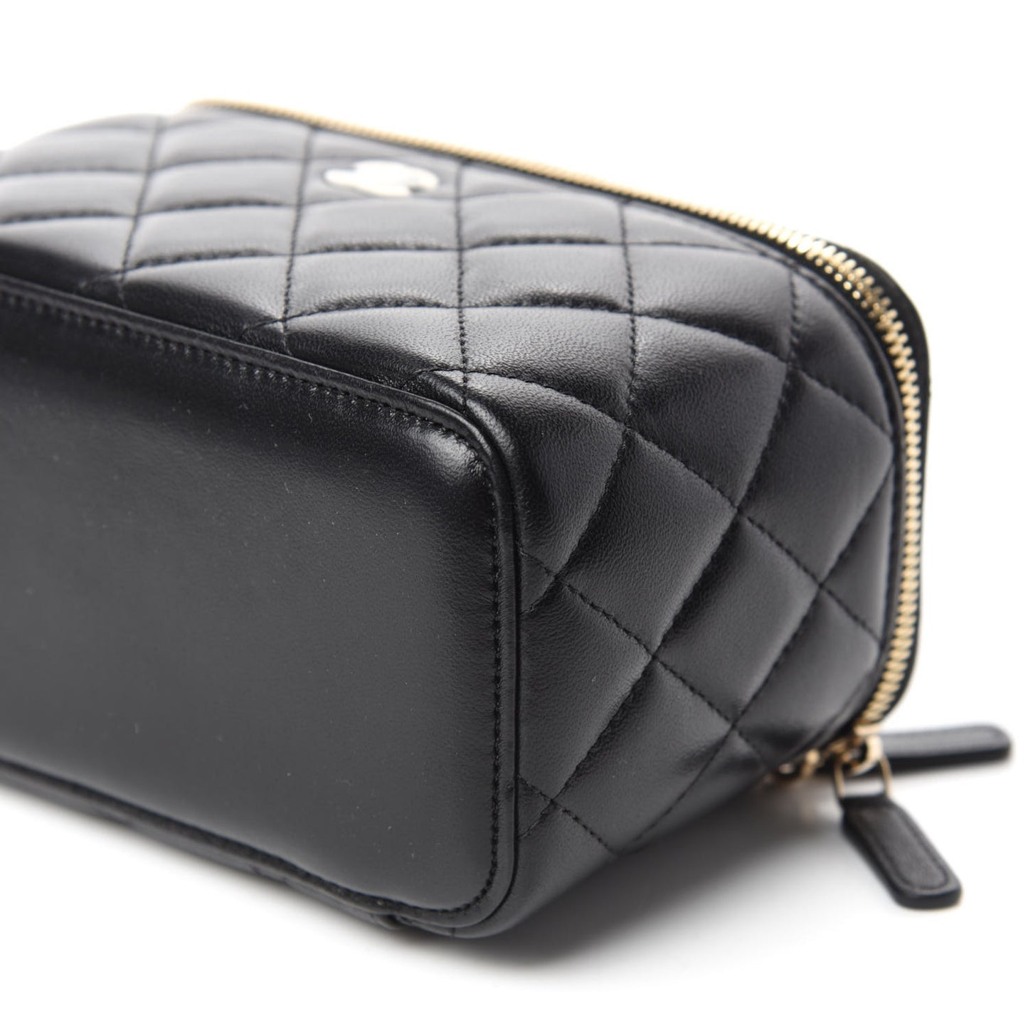 Lambskin Quilted Small Vanity Case With Chain Black