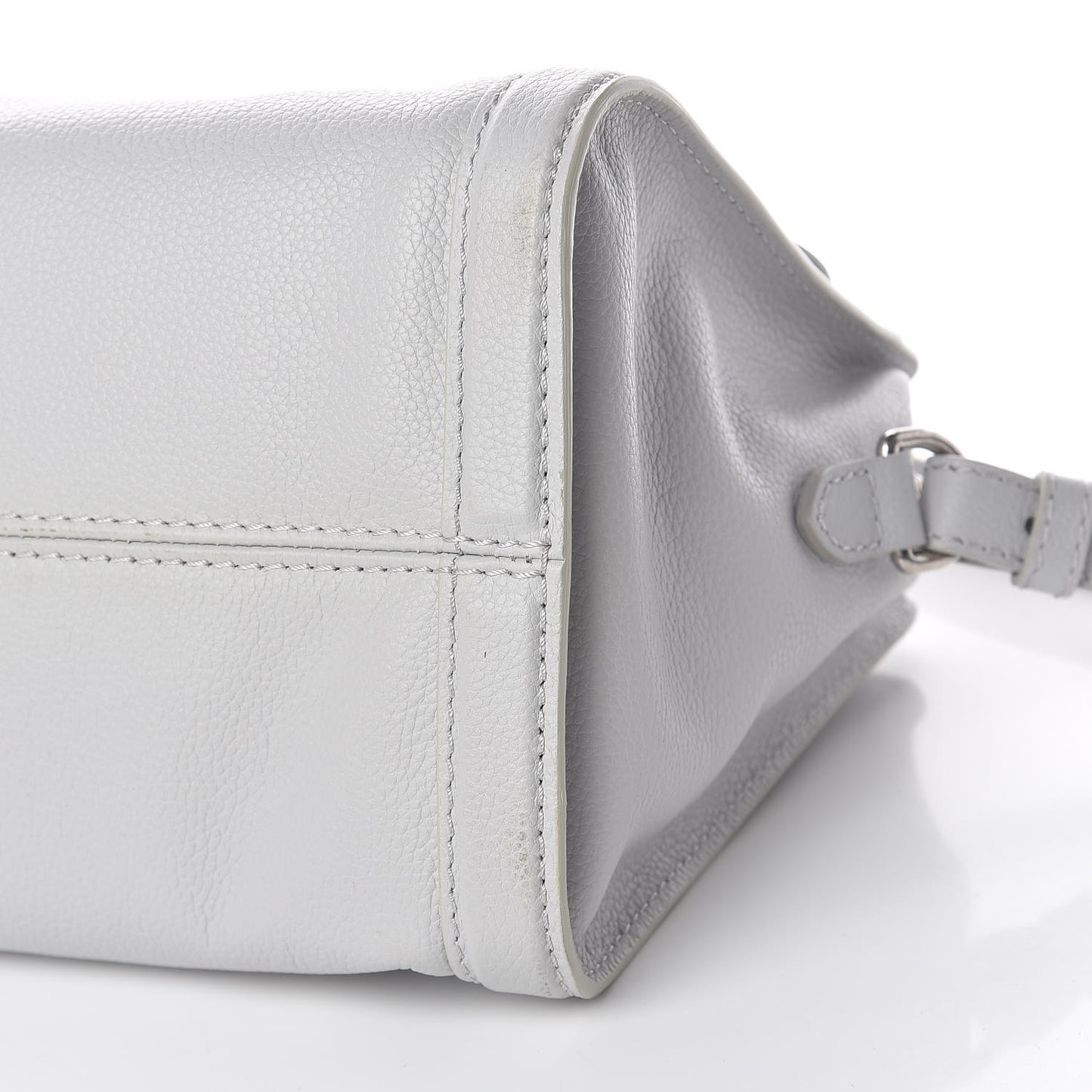 Pebbled Calfskin Small Skull Padlock Zip Around Tote Light Grey