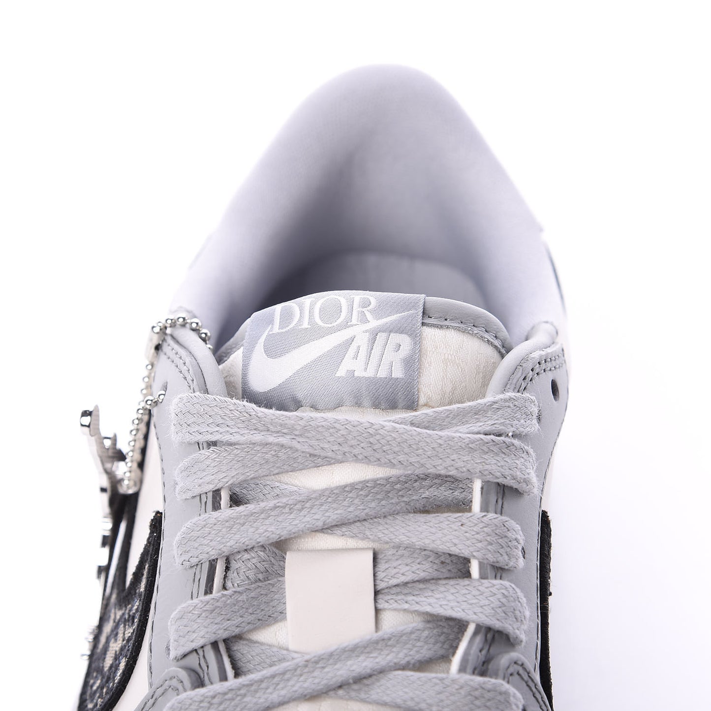 X NIKE AIR JORDAN Calfskin Mens Oblique Low Sneakers 40 Beige White