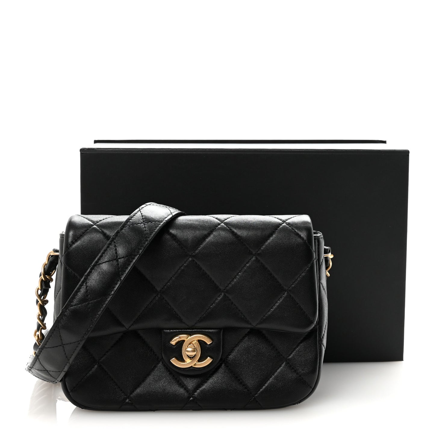 Lambskin Quilted Small CC Links Flap Black