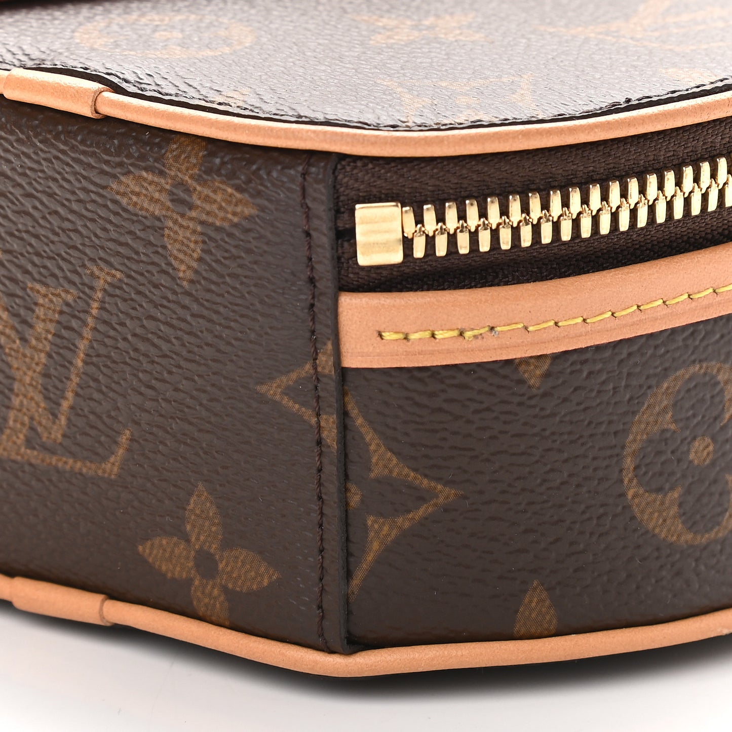 Monogram Mini Boite Chapeau