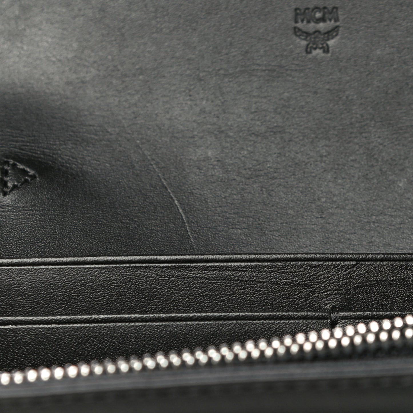 Visetos Large Patricia Wallet On Chain Black