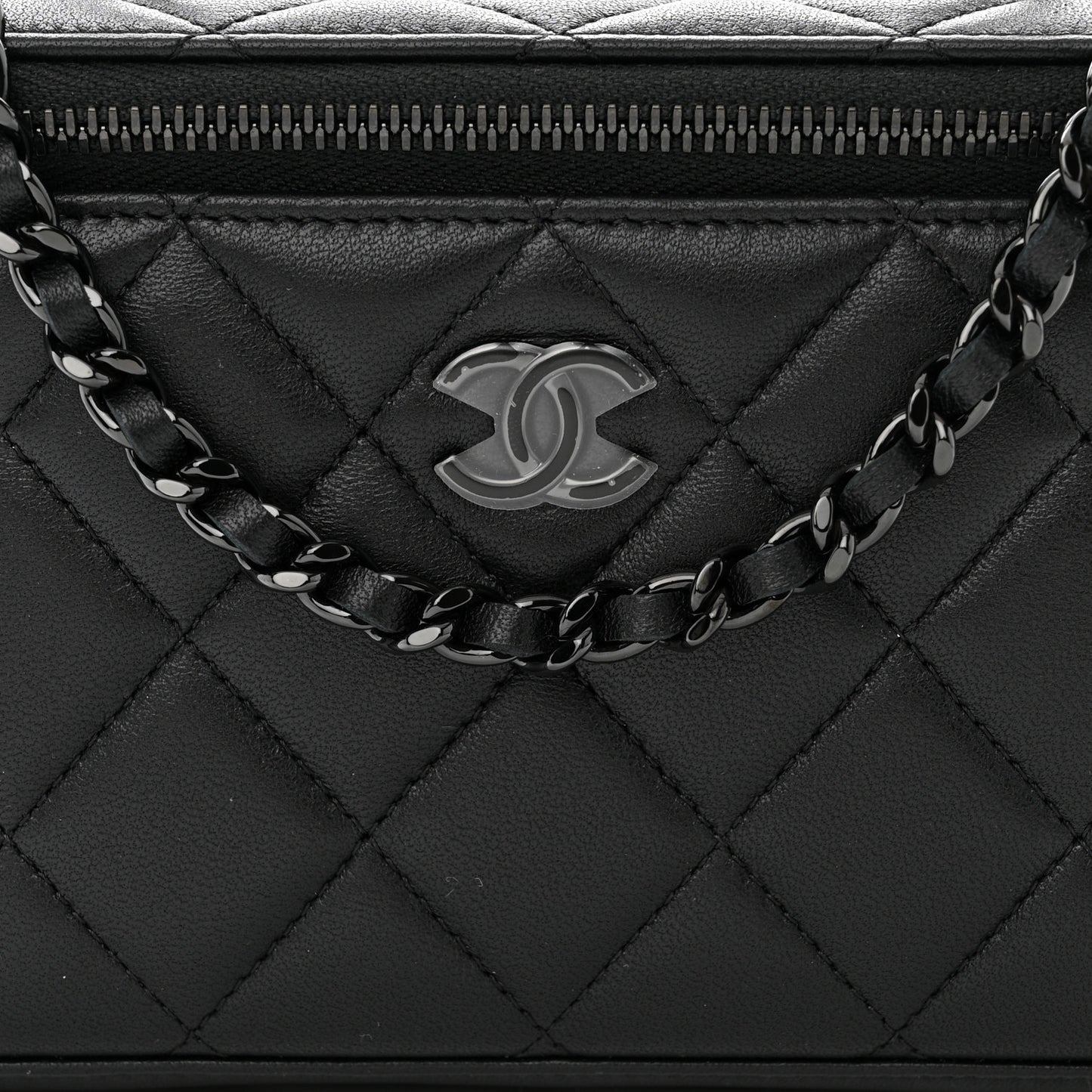 Lambskin Quilted Small Top Handle Vanity Case With Chain So Black