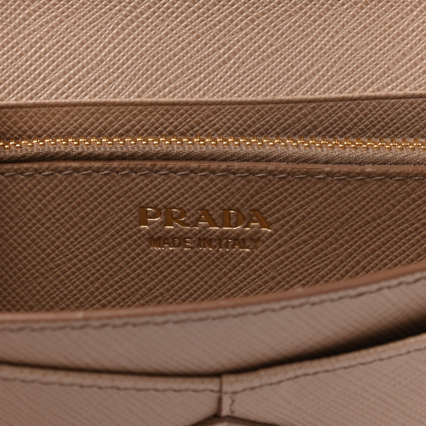 Saffiano Envelope Wallet Cammeo