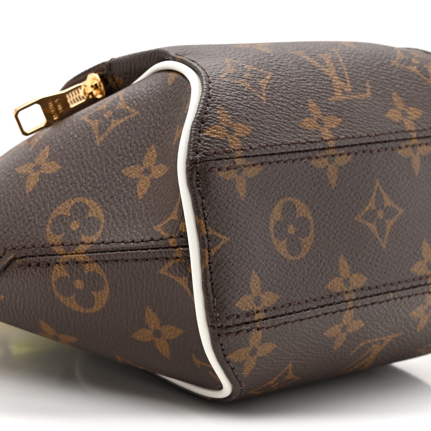 Monogram LV Match Ellipse BB White