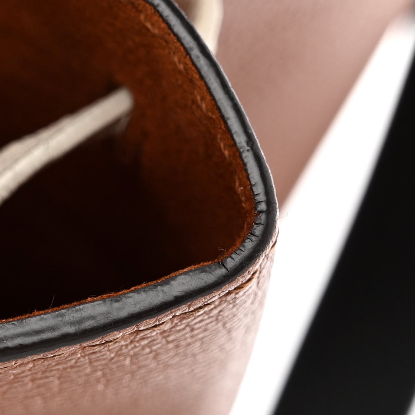 Calfskin Lockmeto Caramel Creme Black