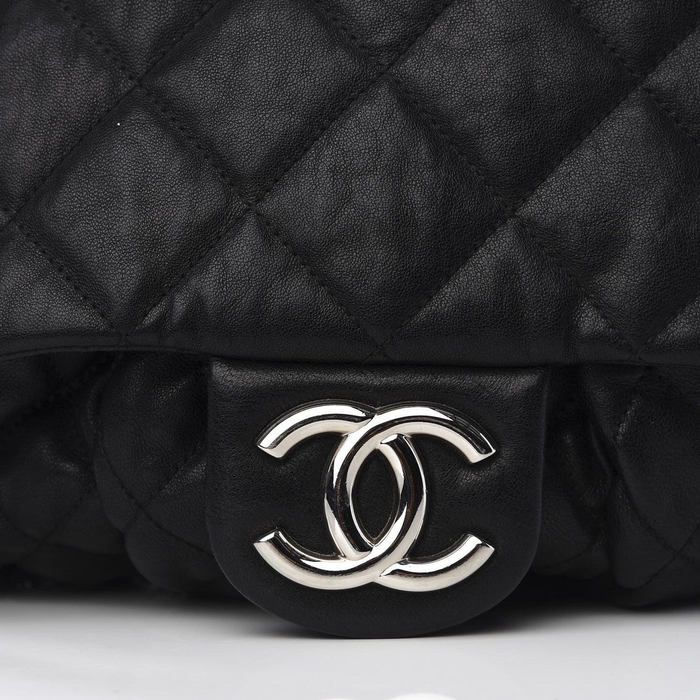 Washed Lambskin Quilted Large Chain Around Messenger Black