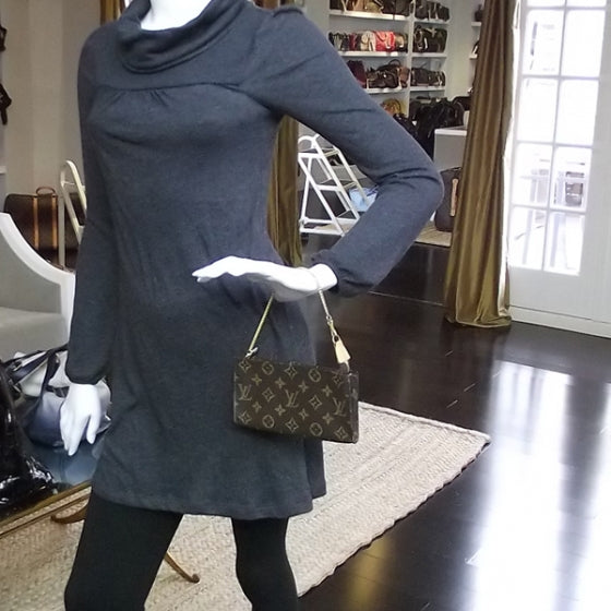 Monogram Pochette