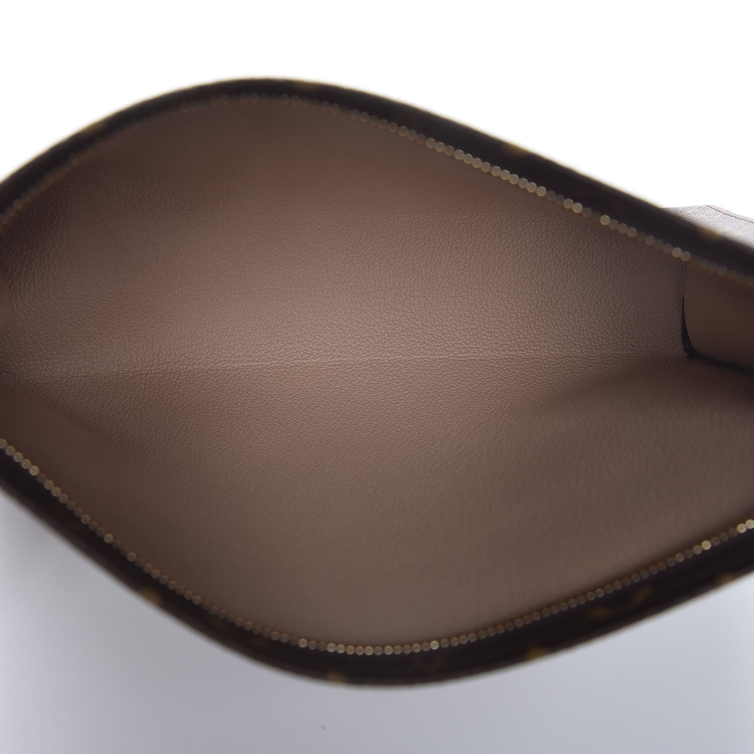 Louis Vuitton Monogram Toiletry Pouch 26 5 of 8