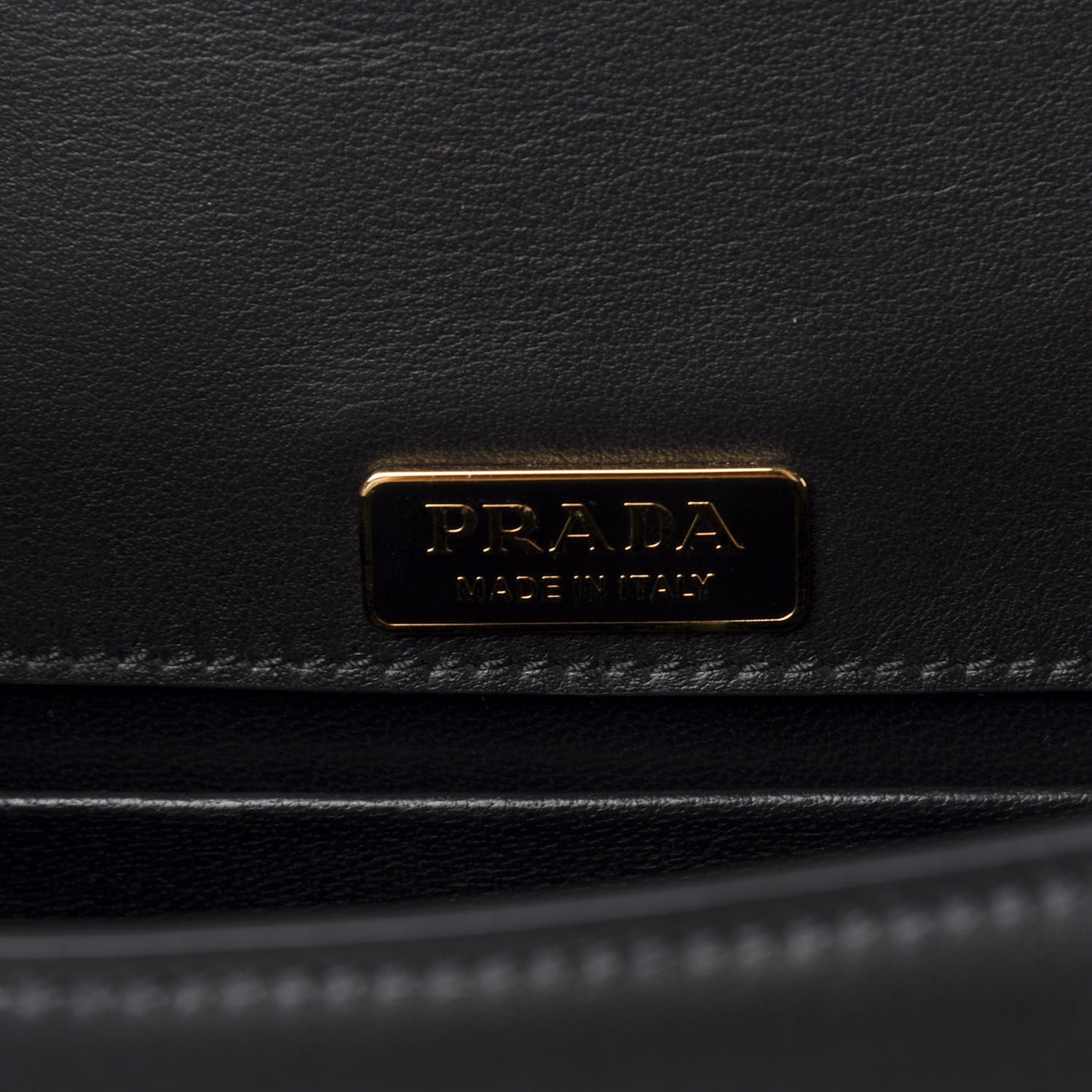 City Calfskin Crocodile Calfskin Embossed Pionniere Saddle Bag Fuoco Black