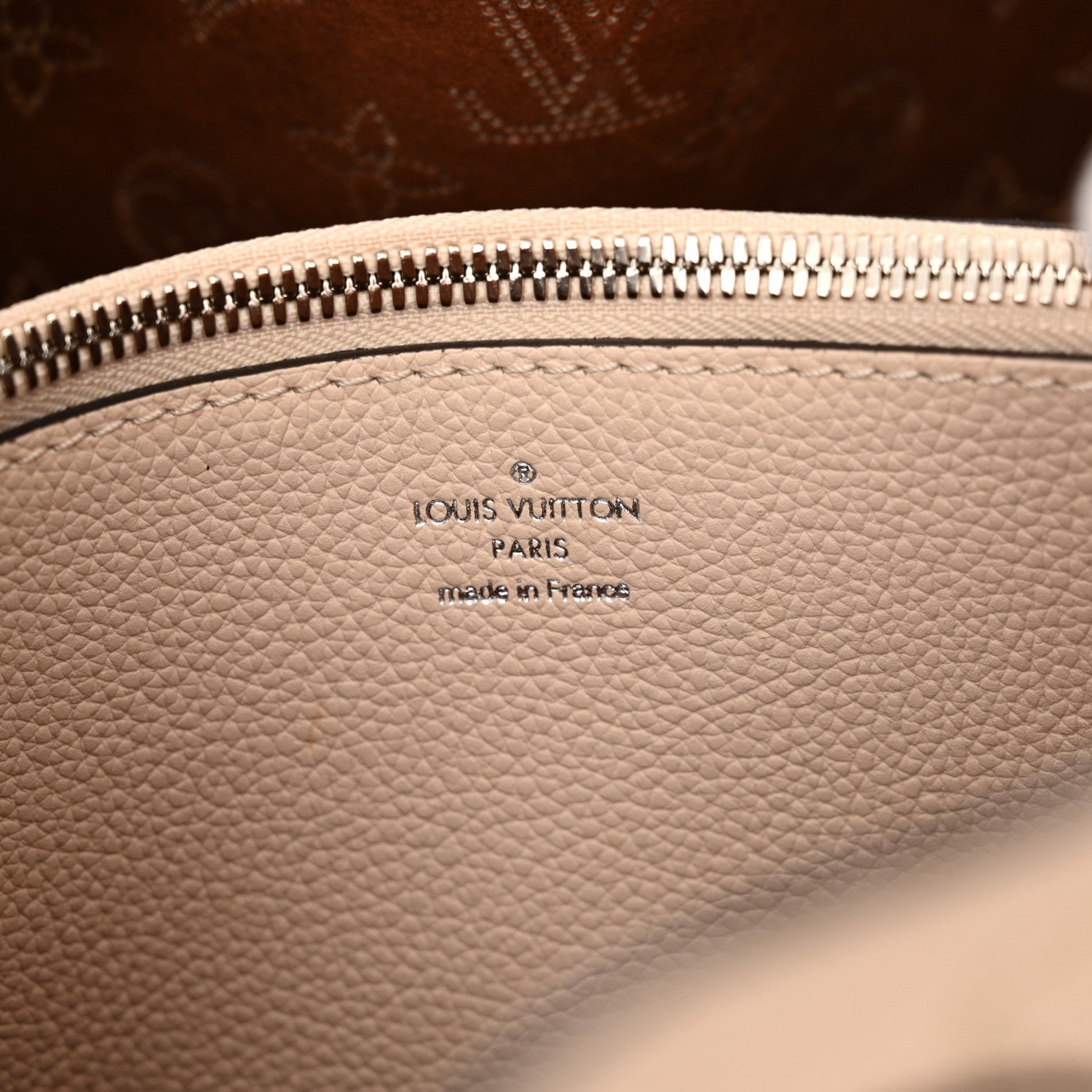 Louis Vuitton Mahina Muria Creme 6 of 12
