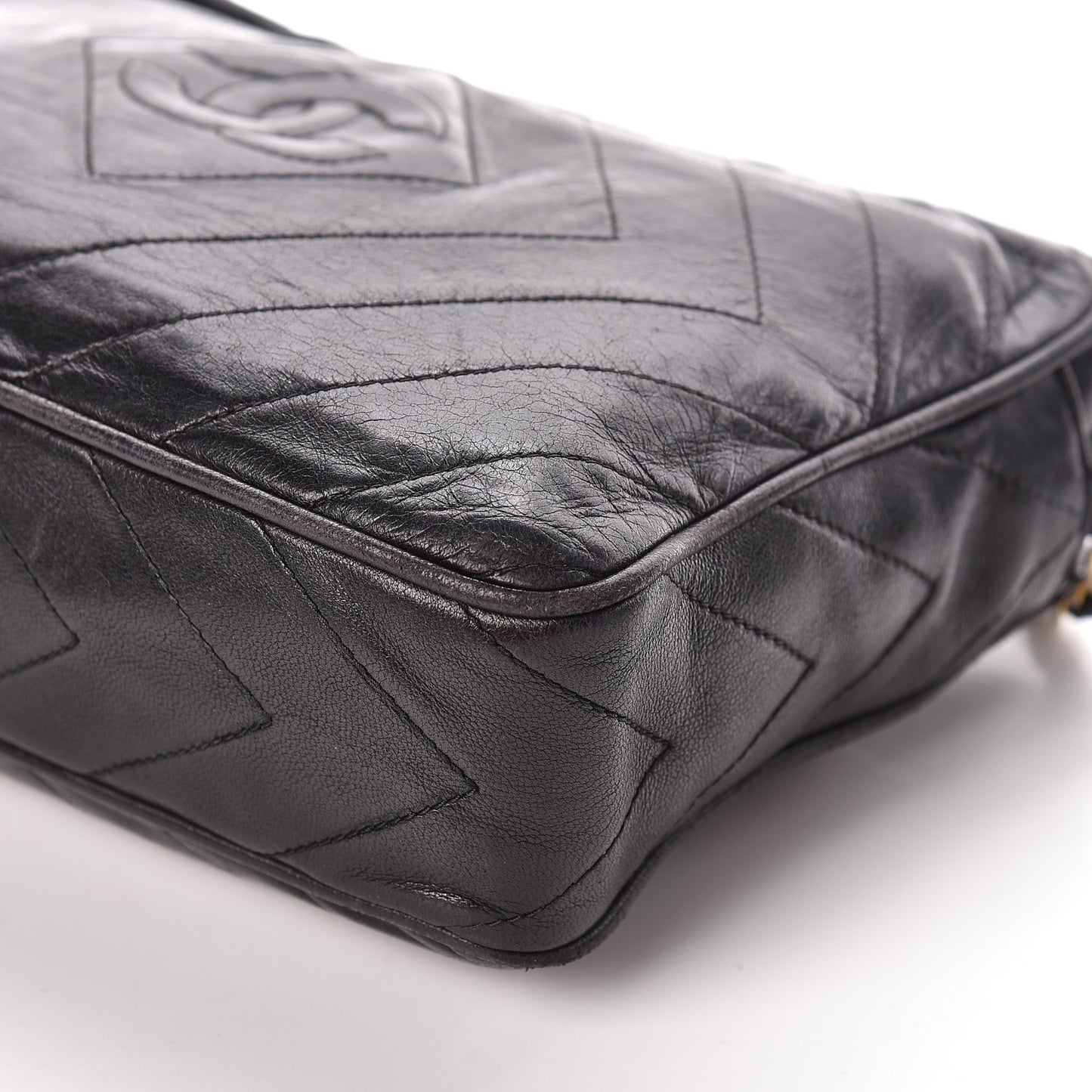 Lambskin Chevron Quilted Tassel Camera Case Black