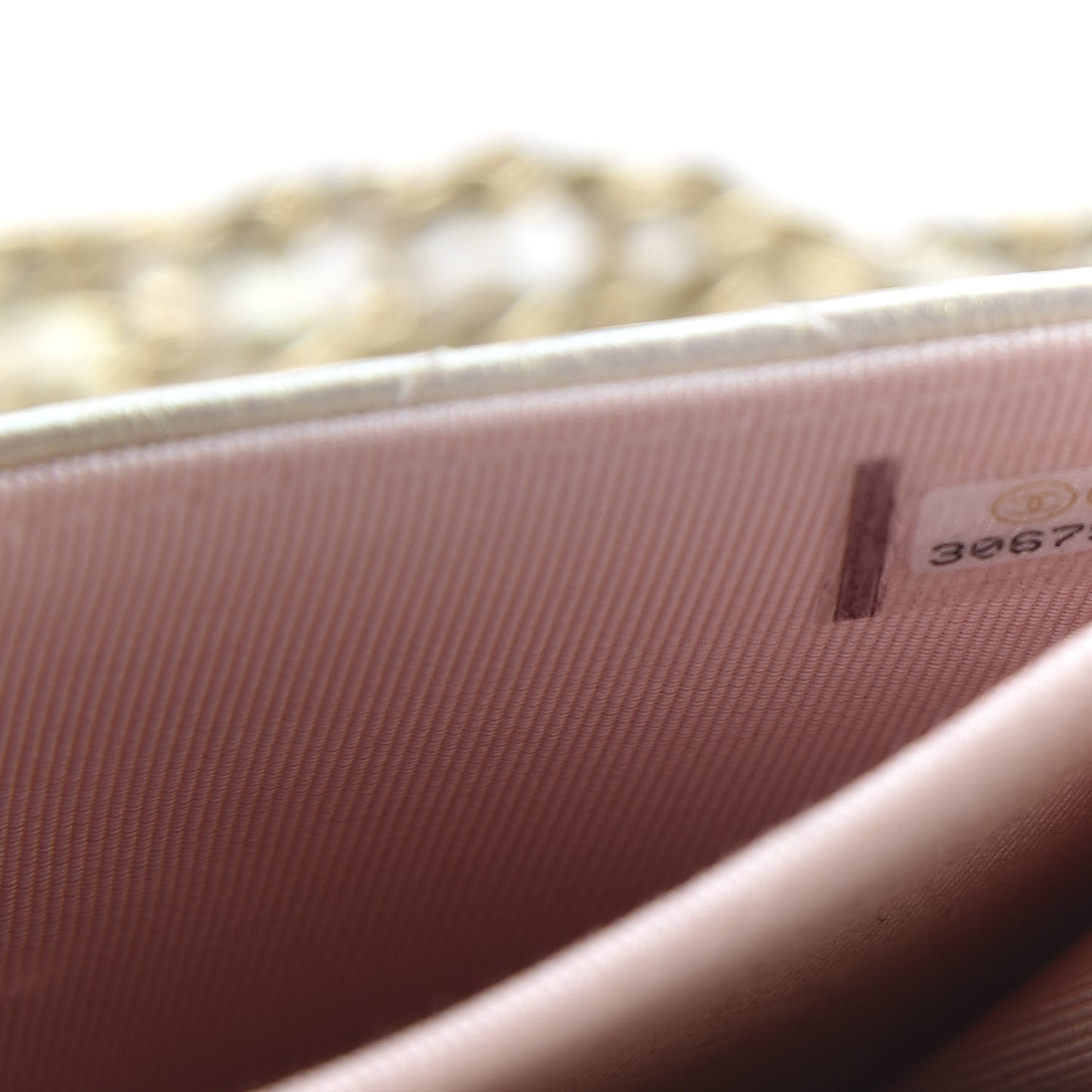 Iridescent Lambskin Quilted Flap Card Holder On Chain Ivory