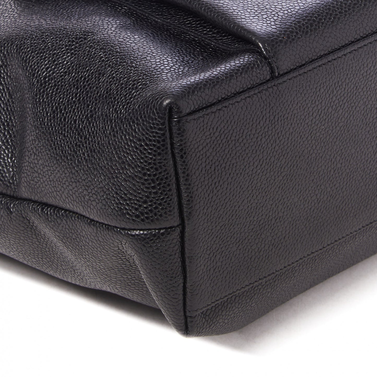 Caviar CC Shoulder Bag Black