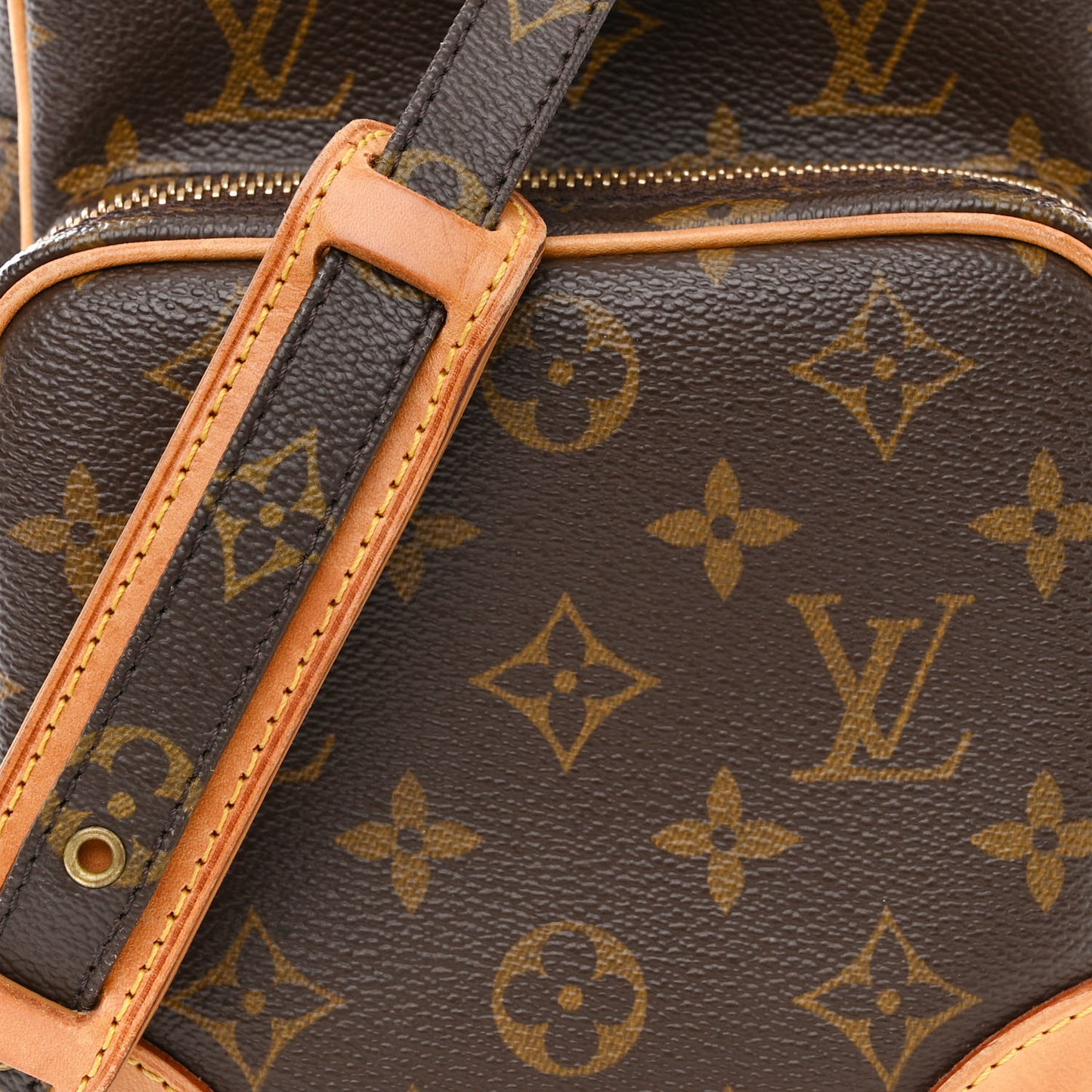 Monogram Amazone