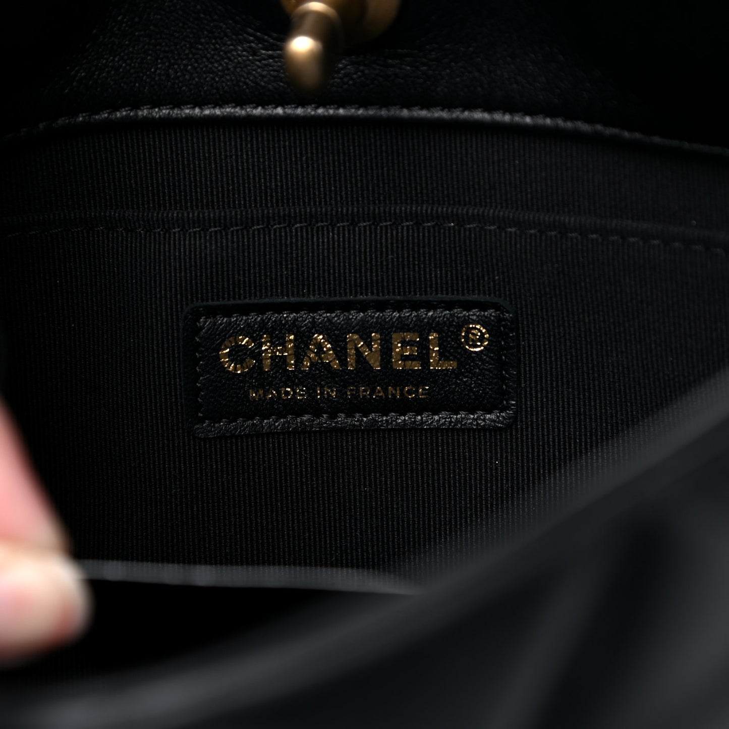 Lambskin Quilted Crush on Chains Hobo Black