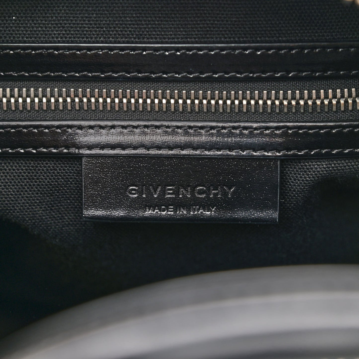 Shiny Lord Calfskin Small Antigona Black