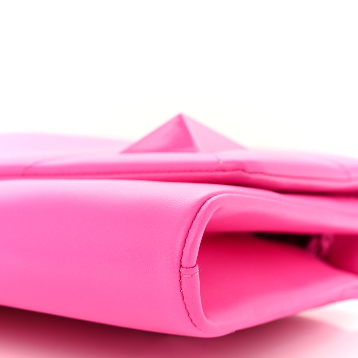 Nappa Lacquer Monochrome Roman Stud Wallet On Chain Pink PP