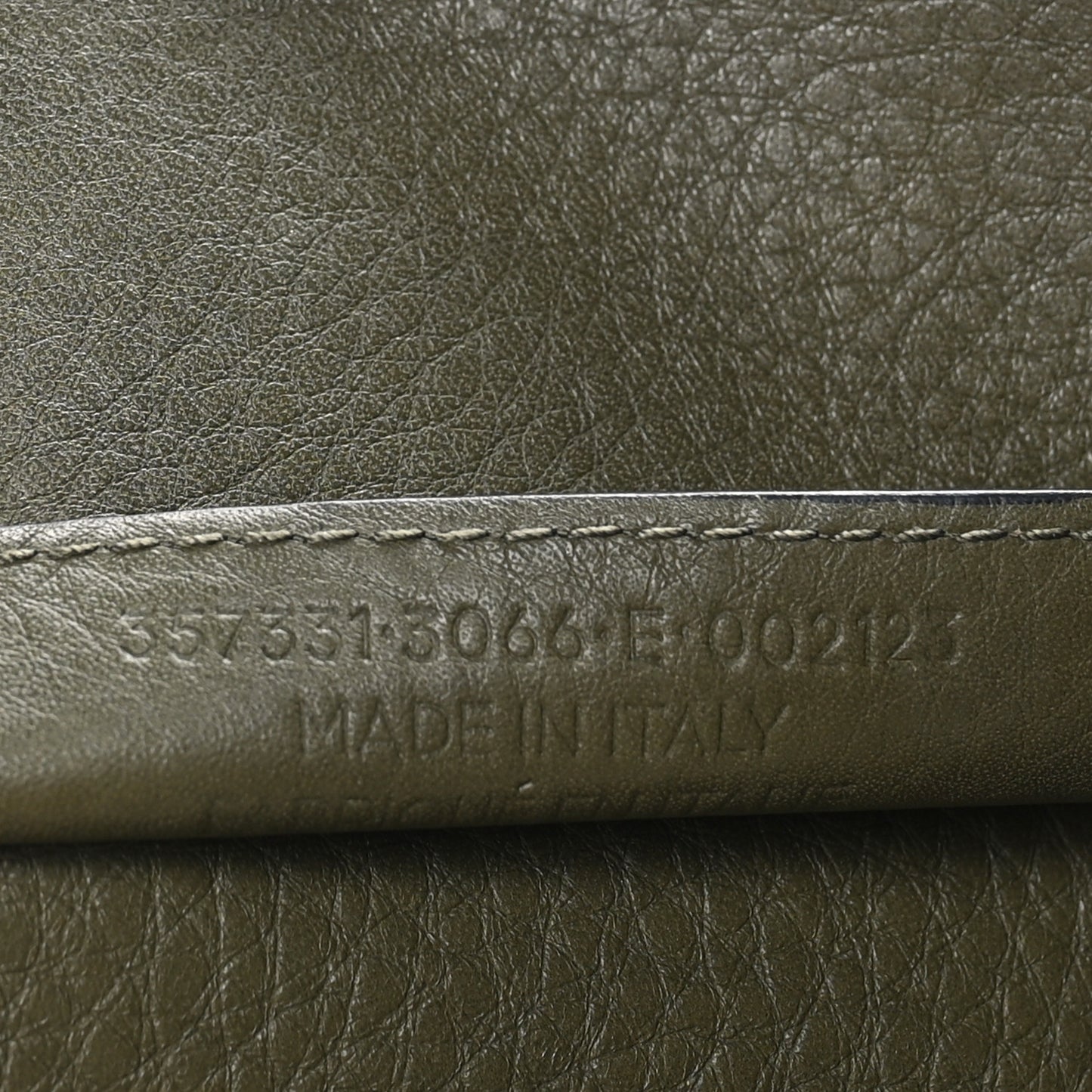 Supple Calfskin Papier A4 Zip Around Tote Green Black